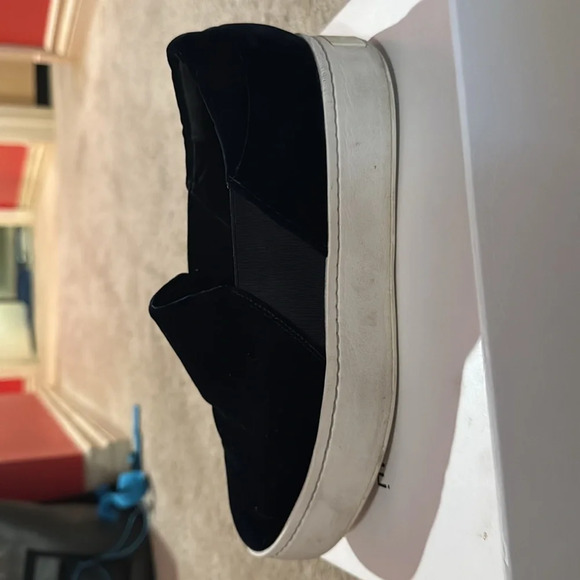 Dark Velvet Vince double sole slip on sneakers in great condition size 8. - Picture 5 of 5